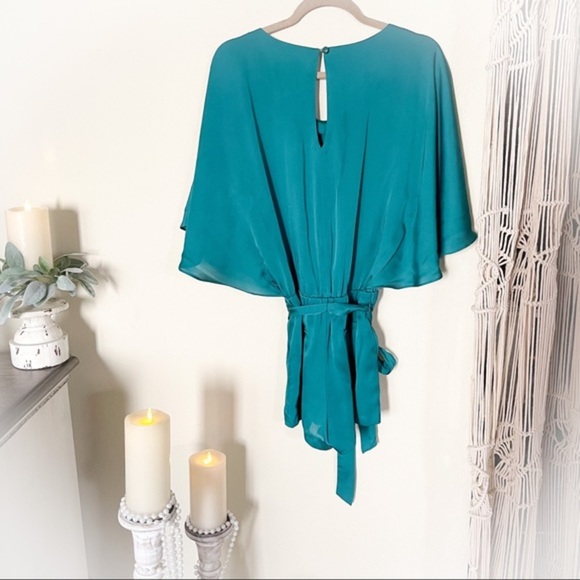 Guess Jade Green Butterfly Sleeves Romper - Picture 2 of 8